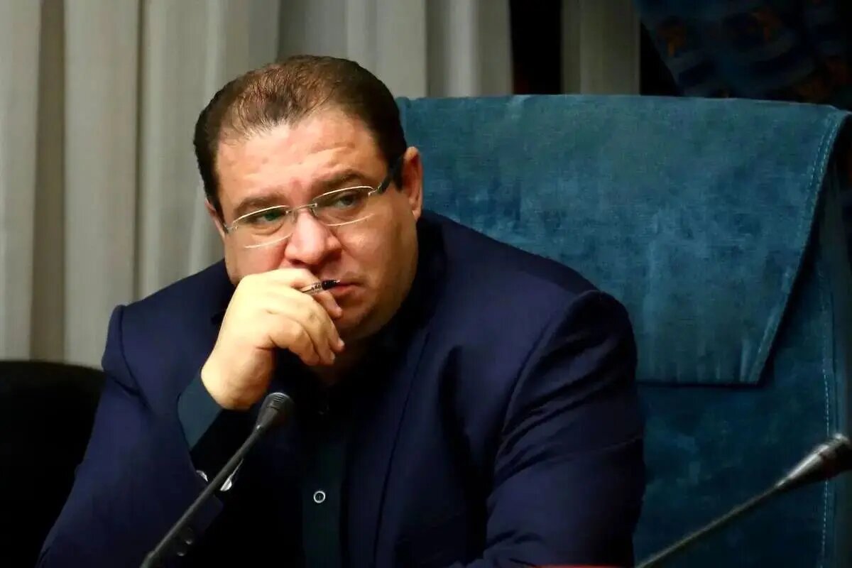 محمد گلزاری: دولت نگرانیها، انتقادات و پیشنهادات درباره مصوبه بنزین را رصد و بررسی میکند/ دولت مسیر شوکدرمانی را طی نکرد