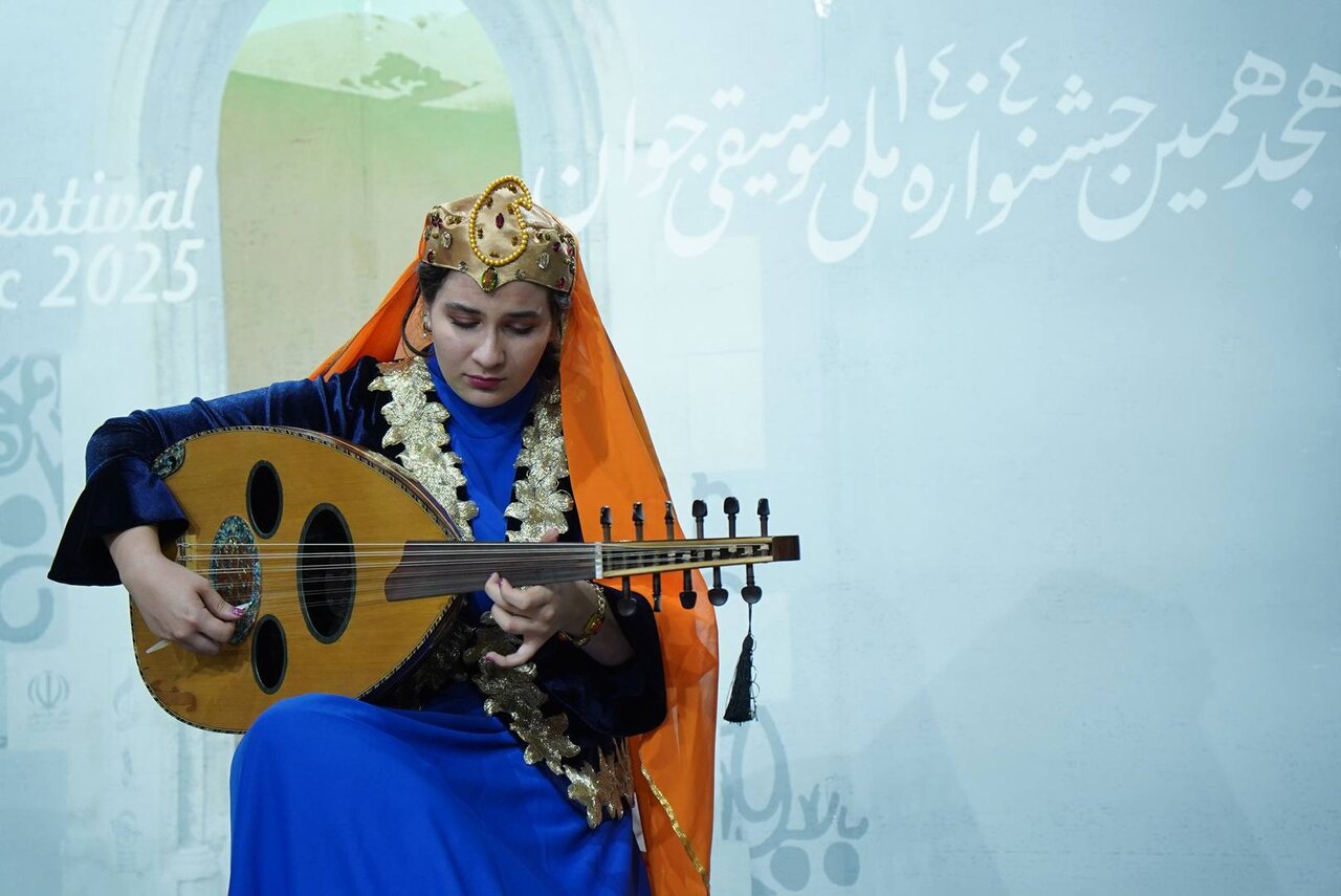 هنرنمایی نوازندگان و خوانندگان گروه سنی الف و ب آذربایجانی / در روز اول جشنواره موسیقی جوان هجدهم چه گذشت؟ 3