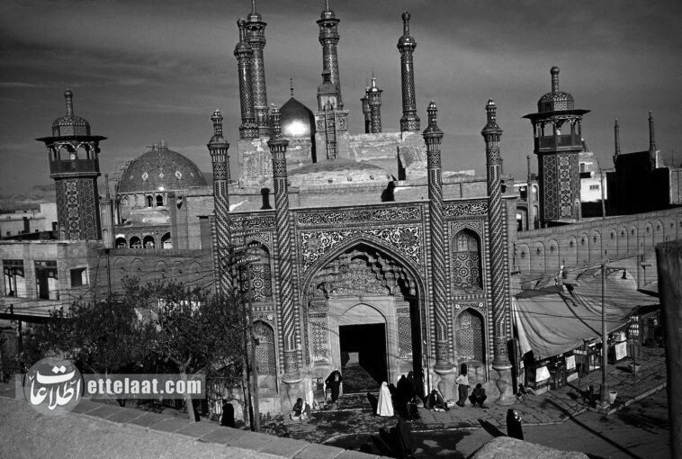 شاه در قم نذری داد! + عکس و جزئیات