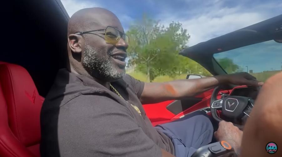 ماشین مخصوص ستاره ۲٫۱۶ متری بسکتبال / «کوروت» متفاوت شکیل اونیل