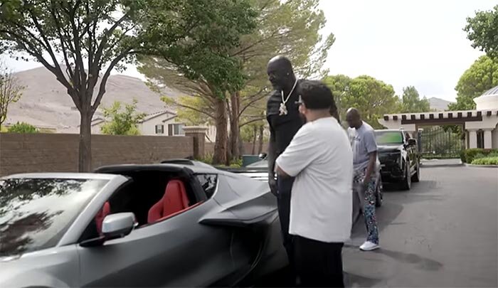 ماشین مخصوص ستاره ۲٫۱۶ متری بسکتبال / «کوروت» متفاوت شکیل اونیل