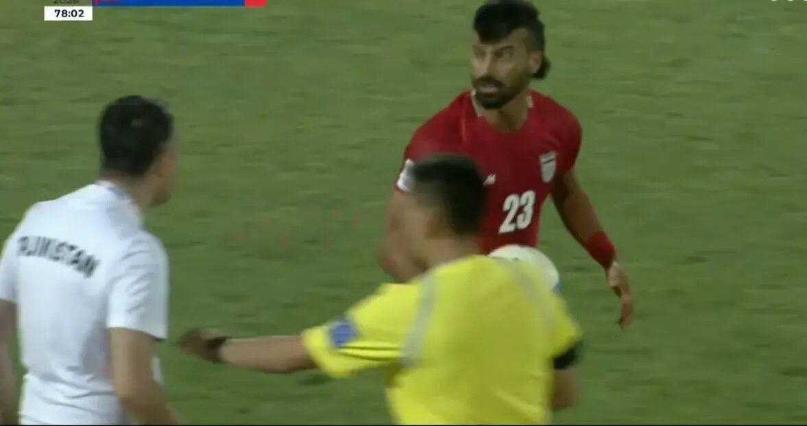 عکس| چشم غره ترسناک رامین رضاییان به مربی تاجیکستان!