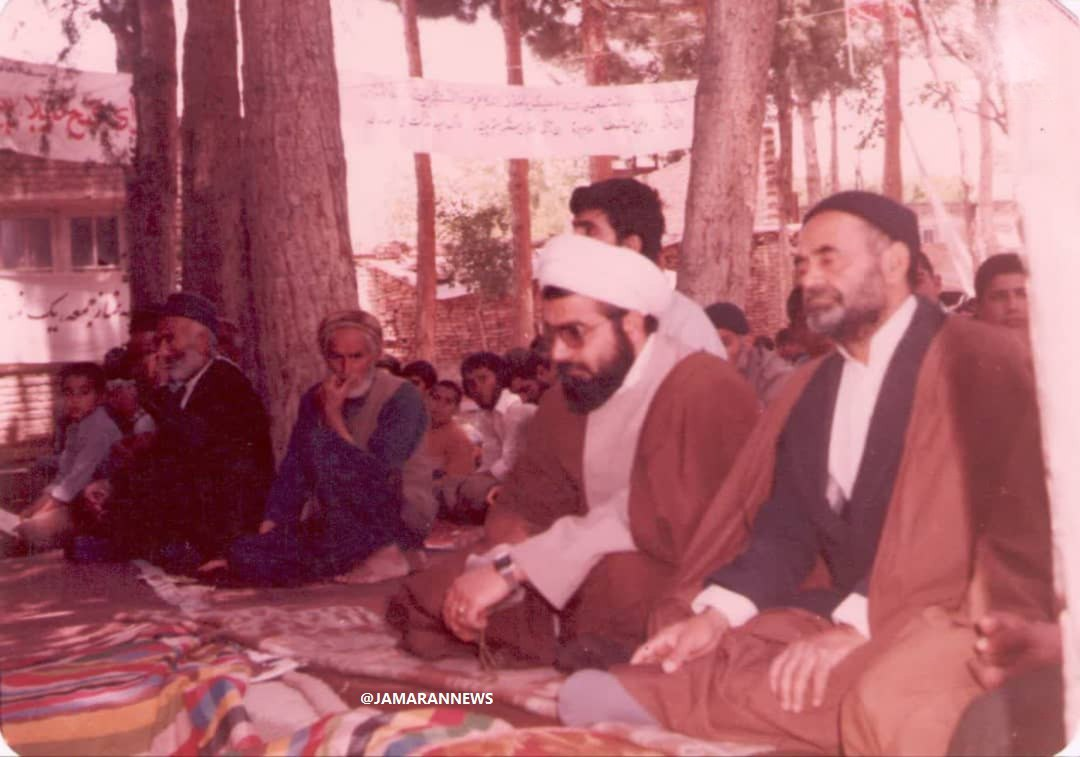 تصویری دیده نشده از حسن روحانی در نمازجمعه سال ۱۳۶۰