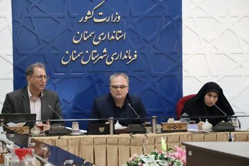 تأکید فرماندار سمنان بر تسریع در تحویل زمین به متقاضیان مسکن تأکید فرماندار سمنان بر تسریع در تحویل زمین به متقاضیان مسکن