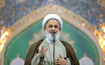 مقایسه عجیب پناهیان درباره موضوع مشارکت مردم در سرنوشت خود؛ تمدن اسلامی مردم را به «مسجد» رسانده و تمدن غرب به صندلیهای تماشاچی در «آمفیتئاتر»!