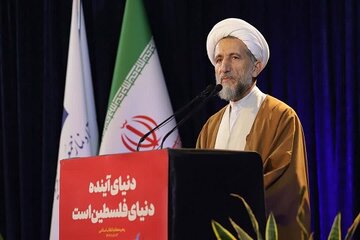 ساماندهی دستفروشان قزوین باید با حمایت و قانون انجام شود ساماندهی دستفروشان قزوین باید با حمایت و قانون انجام شود