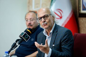 آقاجری: بخش نخست «غرب‌زدگی» آل‌احمد پر از خطاهای تاریخی است/ عبدالکریمی: امروز بیش از هر زمان دیگری جامعه ما گرفتار غرب‌پرستی و غرب‌سالاری است