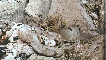 پیکر این فرمانده ۱۱ ماه روی سنگ آرام گرفته بود