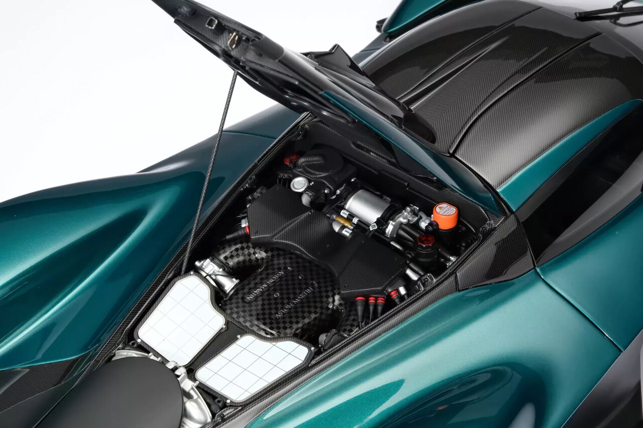 ماکت استون مارتین، گرانتر از شاسیبلند ایران خودرو! /عکس