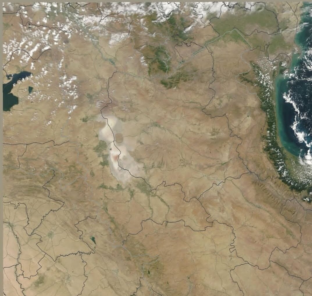 دریاچه ارومیه به طور کامل محو شد/ عکس