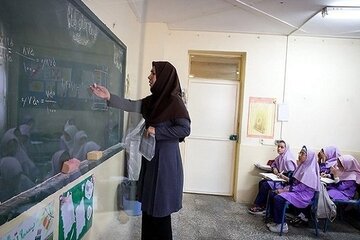 مناقشه بر سر سن پذیرش دانشجویان دانشگاه فرهنگیان؛ 24 یا 30 سال؟