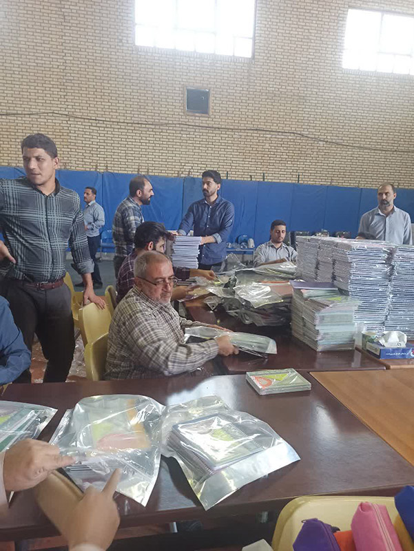 رزمایش بزرگ تأمین و توزیع نوشتافزار و لوازم تحصیلی برای بیش از ۷ هزار دانشآموز و دانشجوی سمنان