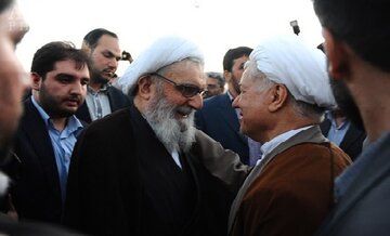 خاطرات هاشمی: با آقای واعظ طبسی درباره احتمال استعفای آقای خاتمی مذاکره کردیم