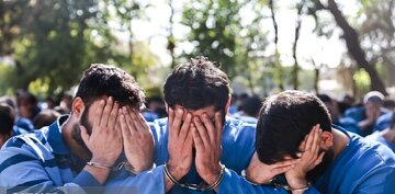 سارقان عجیب در جاده قم دستگیر شدند