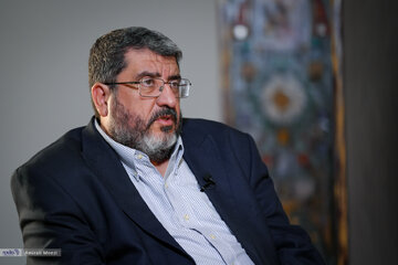 فواد ایزدی: فعال شدن اسنپ‌بک، به معنای مجوز حمله به ایران نیست / پس از اطمینان از نبود سلاح هسته‌ای در عراق، زمینه سقوط صدام فراهم شد
