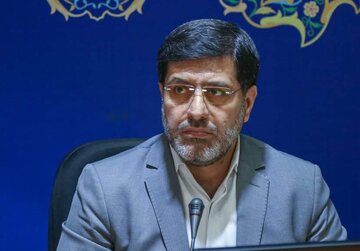 استقبال عضو شورای شهر قم به خاطر زندانی طولانی صاحب یک کافه؛ در این شهر مقدس ترویج فساد کرده بود! + جزئیات