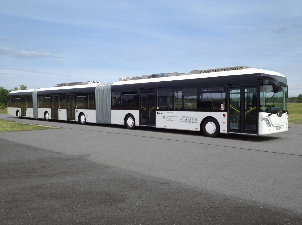 بوئینگ جادهها، بزرگترین اتوبوس جهان