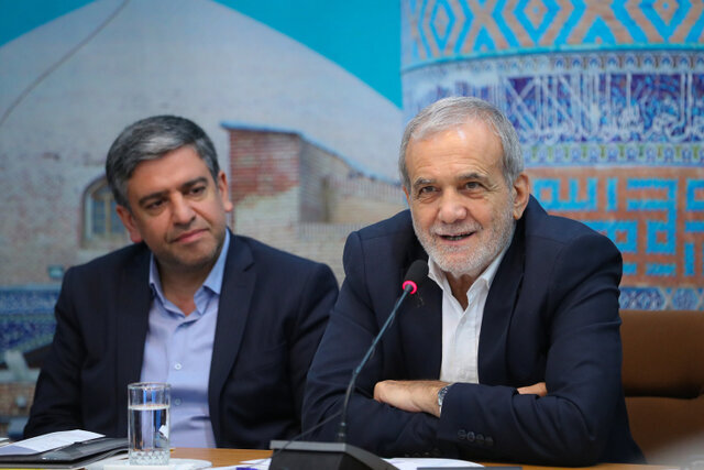 انتقاد تند روزنامه اصولگرا از پزشکیان: حرفهایتان فقط بیان ضعفهاست؛بر نگرانی های فعلی می افزایید و سیاه نمایی می کنید