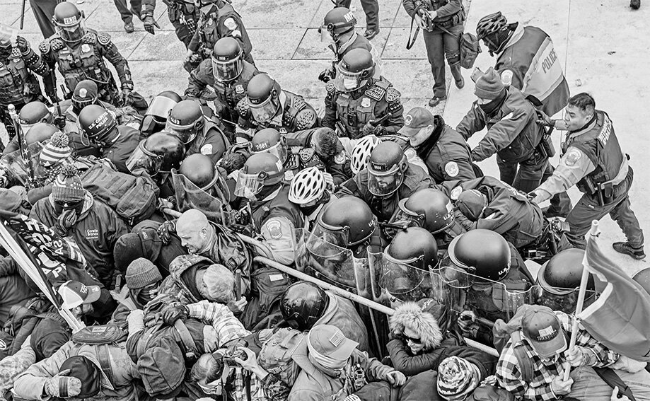 چگونه جمعیت شورشی جنایتکار می شود؟ /تفاوت اوباش با مردم و یورش وحشیانه با اعتراضِ بحق / از انقلاب فرانسه تا حمله به کنگره آمریکا