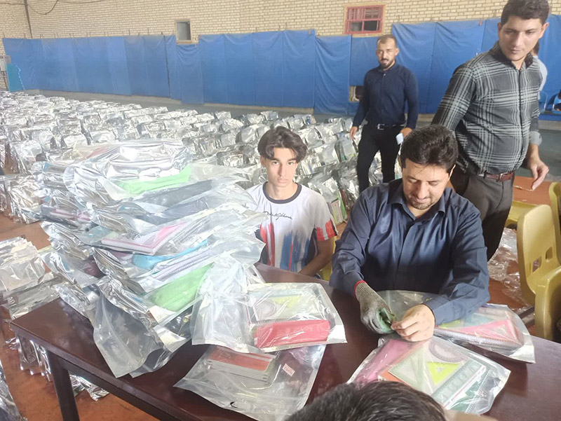 از توزیع ۶۵۰۰ بسته لوازمالتحریر تا حضور ۷۵ دندانپزشک جهادی / دکتر عبدالملکی: «ما نوکر مردمیم، زکات علممان را در اختیارشان میگذاریم»