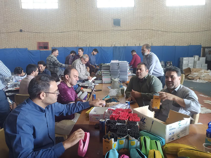 از توزیع ۶۵۰۰ بسته لوازمالتحریر تا حضور ۷۵ دندانپزشک جهادی / دکتر عبدالملکی: «ما نوکر مردمیم، زکات علممان را در اختیارشان میگذاریم»