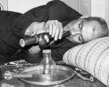 عکس‌های تکان‌دهنده از شیره‌کش‌خانه‌های تهران در دهه سی