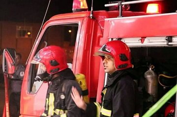 جزئیات شهادت آتشنشان مشهدی در حریق کارگاه چوب و مبل / عکس 2