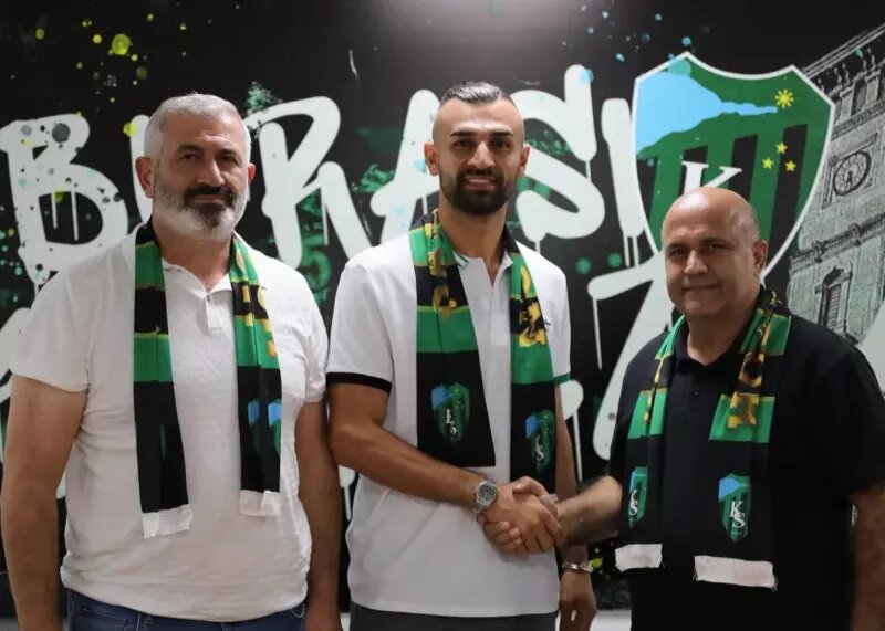 عکس| رونمایی از تیم جدید سردار دورسون بعد از جدایی از پرسپولیس