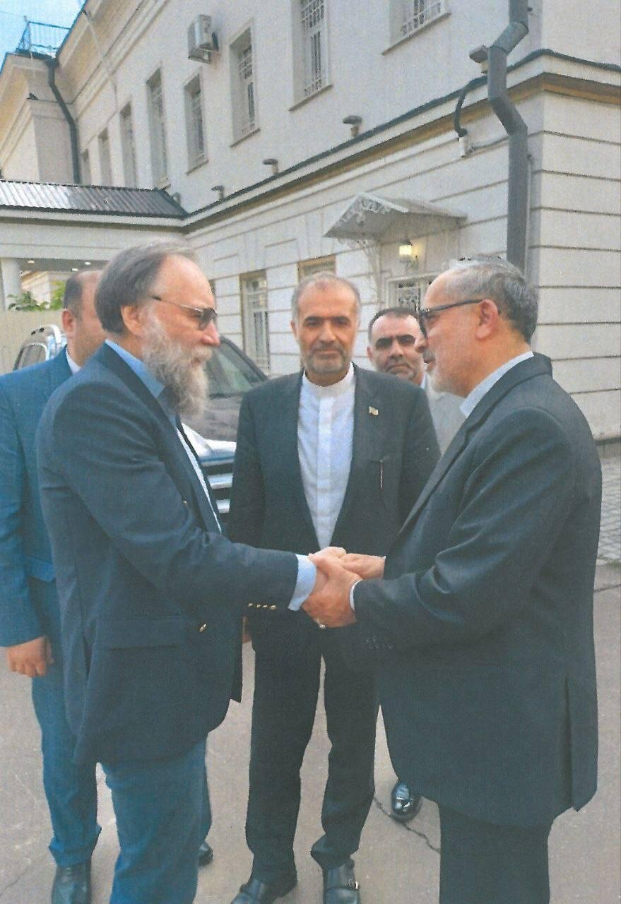 عکسی از دیدار شهید شادمانی با فیلسوف روس در سفر به مسکو + تصویر 2