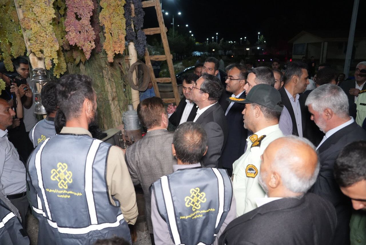 آغاز هشتمین جشنواره انگور ارومیه