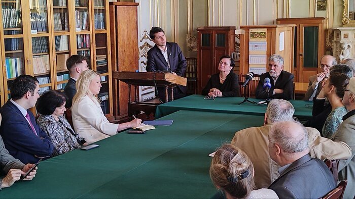 سه راهکار صالحی برای تقویت همکاریهای ایران و روسیه در حوزه ایرانشناسی سه راهکار صالحی برای تقویت همکاریهای ایران و روسیه در حوزه ایرانشناسی