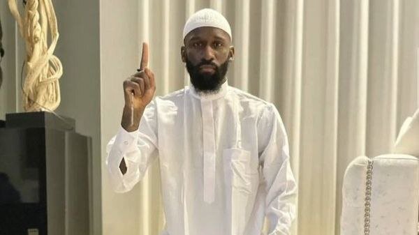 عکس | مدافع رئال به آیه قرآن پناه برد