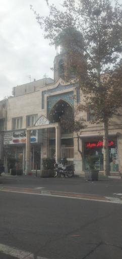 دیدار با روحانی ای از تبار روحانی