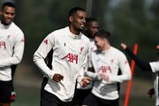 عکس | همبرگر موش سوئدی برای انتقام از بمب نقل‌وانتقالات!