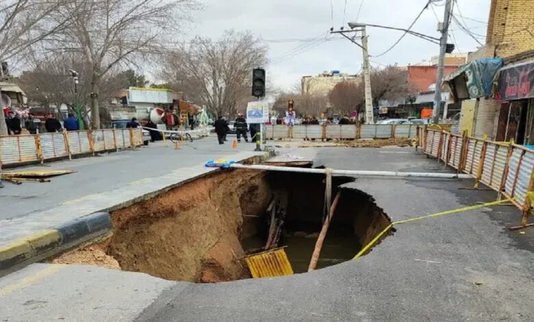 زلزله بم، دو دهه بعد: ۳۰درصد جمعیت ایران در بناهای ناایمن زندگی میکنند/ هشدار استاد زلزلهشناسی: انبوهسازی ارزان ریسک تازه شهرهای ایران