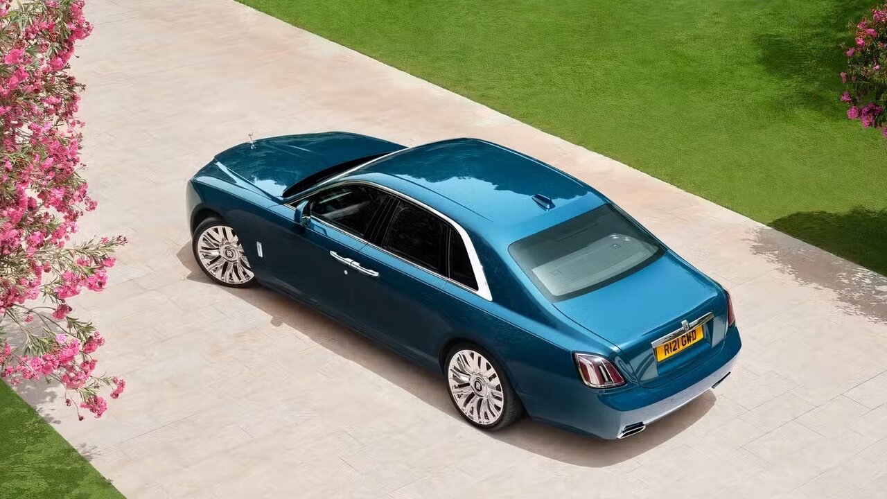 از رولزرویس تا مرسدسبنز و لکسوس | رقابت لوکسترینها برای جلب توجه