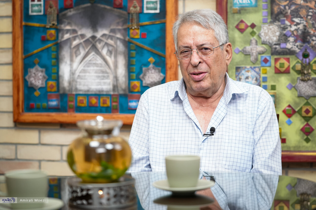 هوشنگ کامکار: زیر بمباران تهران ماندم و قطعه «ای یاران کجائید؟» را ساختم / وضعیت موسیقی همینطور نمیماند و بالاخره تحولاتی درش به وجود میآید 5