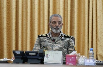 رئیس ستادکل نیروهای مسلح: تقویت توان پدافندی، آفندی و رزمی نیروی زمینی سپاه امری حیاتی است / ارتقای توان نیروهای مسلح تعطیل‌پذیر نیست
