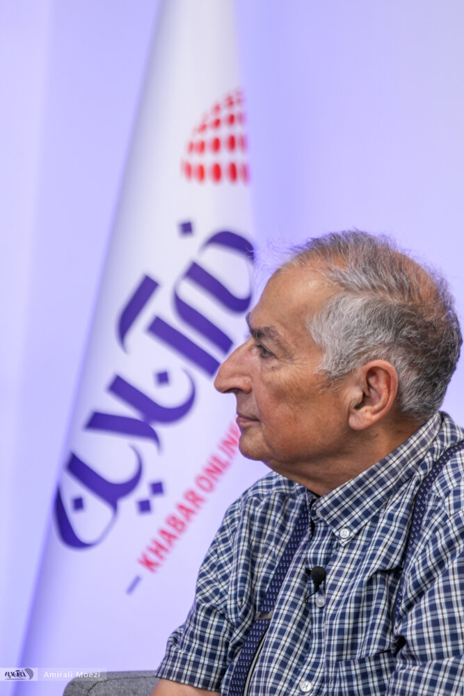 زیباکلام: رویکرد ایران به روسیه در راستای ضرب المثل "دشمن دشمن من، دوست من است" مفهوم پیدا می کند 2