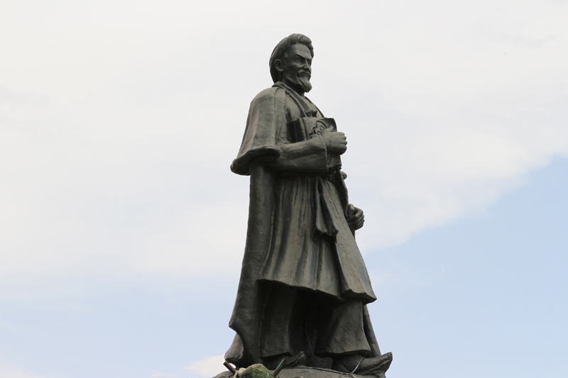 سمنان و فلکههایی با هنرسازههای فرهنگی