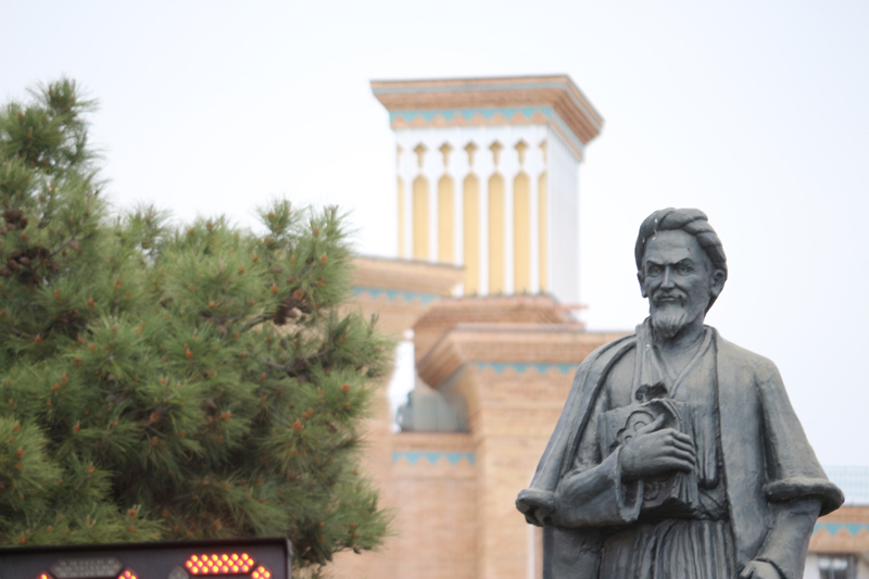 سمنان و فلکههایی با هنرسازههای فرهنگی