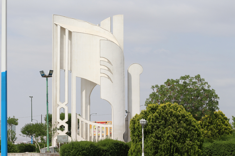 سمنان و فلکههایی با هنرسازههای فرهنگی