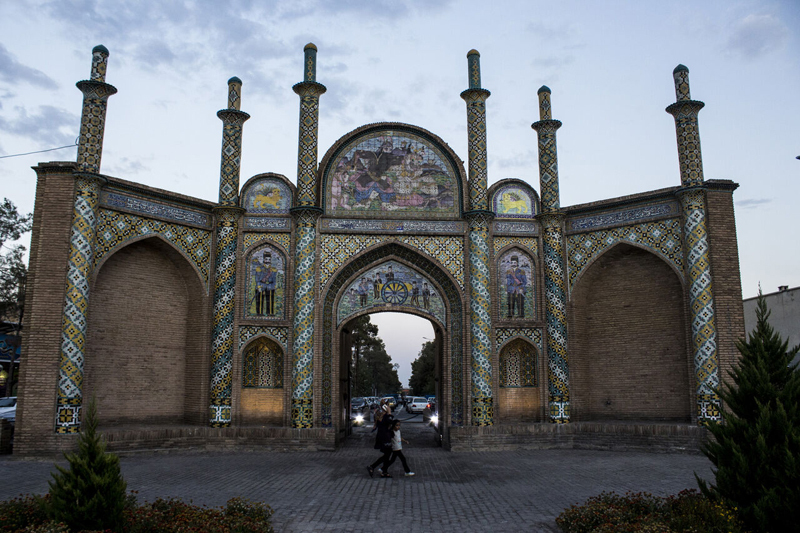 سمنان و فلکههایی با هنرسازههای فرهنگی