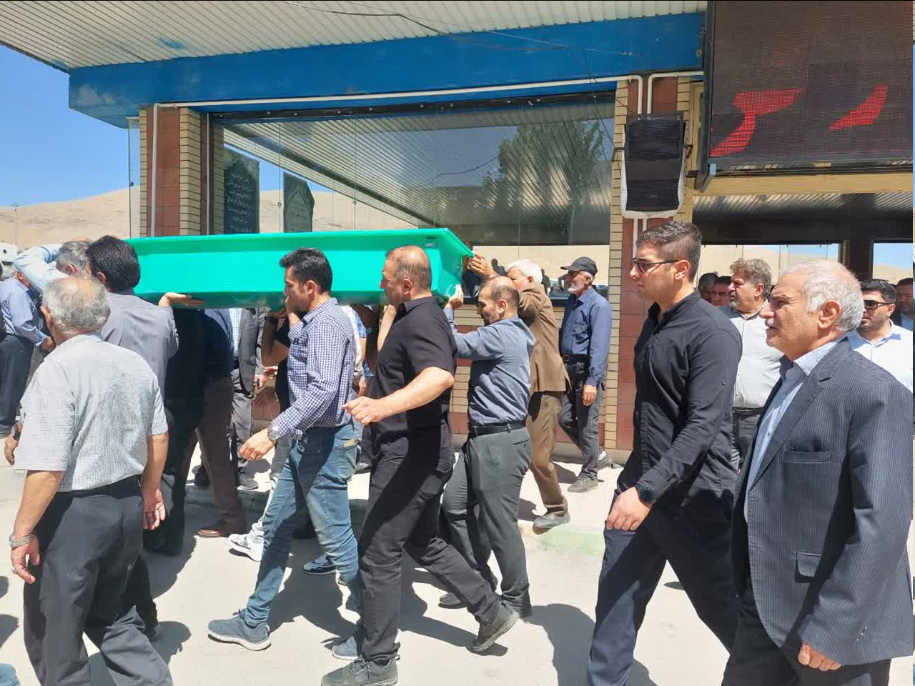 بدرقهای باشکوه برای ستاره فرهنگ و رسانه چهارمحال وبختیاری