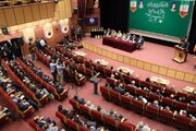 بررسی  چالش ها و راهکارها در اقتصاد آذربایجان‌غربی