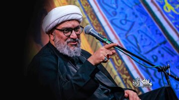استاد حوزه علمیه: متأسفانه قدر شب‌های جمعه را نمی دانیم / در روز قیامت پرونده شب‌های جمعه باز می‌کنند و خوش به حال کسی که از این شب بهره برده است