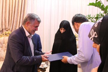 دیدار اعضای حزب موتلفه با خانواده شهید شادمانی / از روایت دبیرکل موتلفه از درخواست سردار شادمانی تا خاطره احسان شادمانی از خوابی که درباره پدرش دیدند