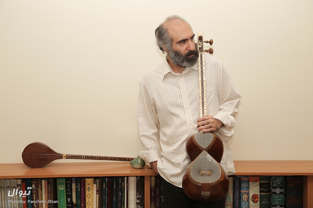 اگر مشکل مالی داری برو آجر بنداز بالا، اما هنرت را نفروش