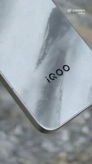 پنل پشتی جادویی و نمایشگر ۶۰۰۰ نیتی/ «آیکیو ۱۵» گوشی خاصی که به زودی رونمایی میشود پنل پشتی جادویی و نمایشگر ۶۰۰۰ نیتی/ «آیکیو ۱۵» گوشی خاصی که به زودی رونمایی میشود