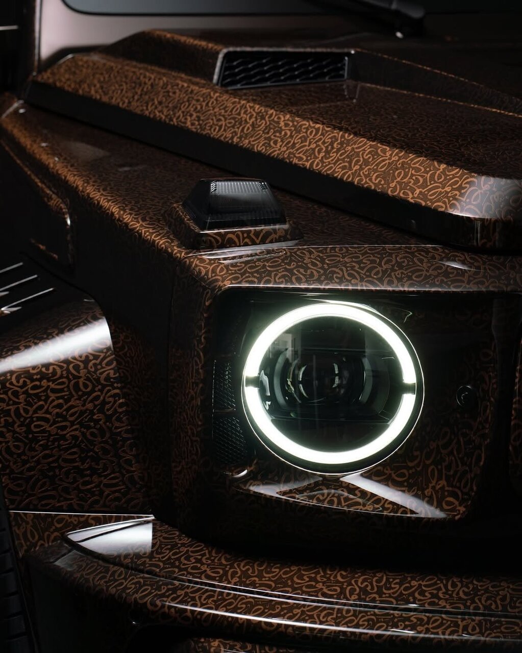 مرسدس بنز G کلاس منصوری، با درهای رولزرویس و نوشته عربی /عکس